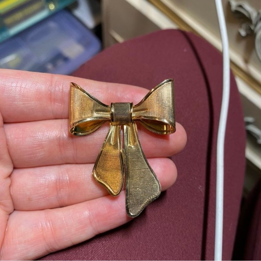 Vintage Bow Brooch